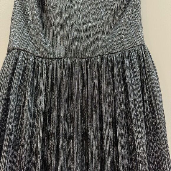 Dress The Population Kienna Gown 🧡 - Picture 9 of 10